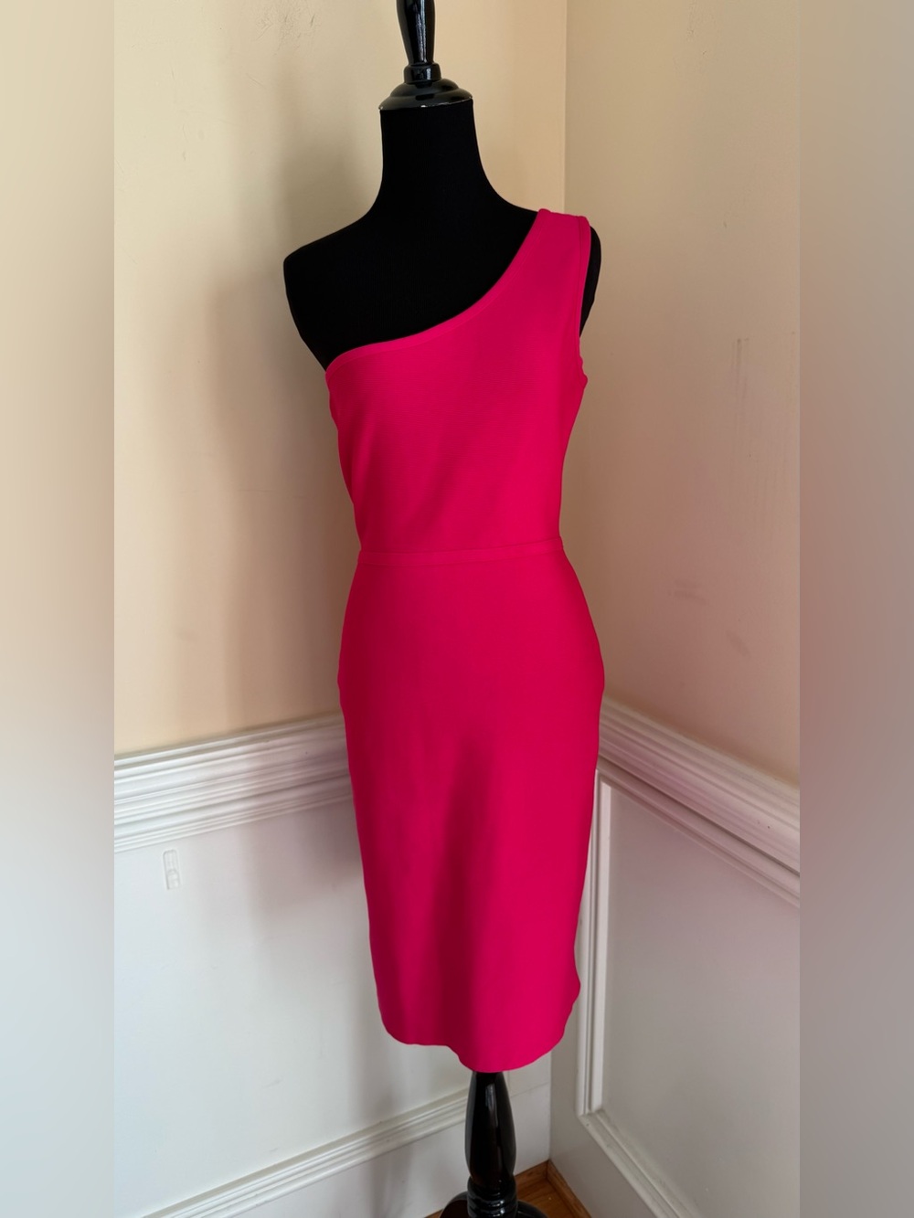 BCBGMaxAzria‎ One-Shoulder Hot Pink Sheath Dress Size Medium